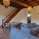 Chateau De & 4*