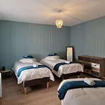 Chateau De & Bed & Breakfast Crespy-le-Neuf
