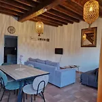 Chateau De & Bed & Breakfast Crespy-le-Neuf
