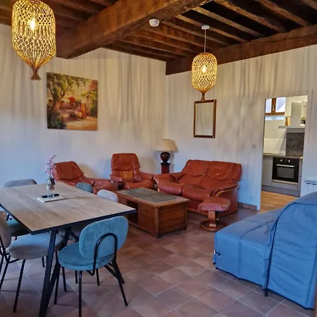 Chateau De & Bed & Breakfast Crespy-le-Neuf