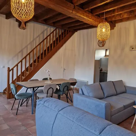 Chateau De & 4*