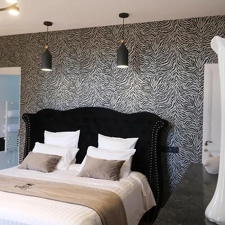 Chateau De & 4*