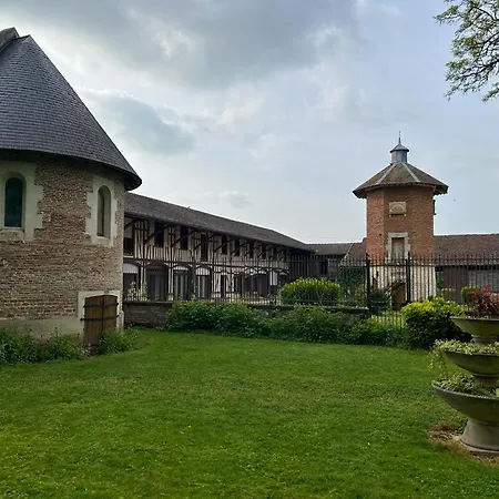 Chateau De & Crespy-le-Neuf