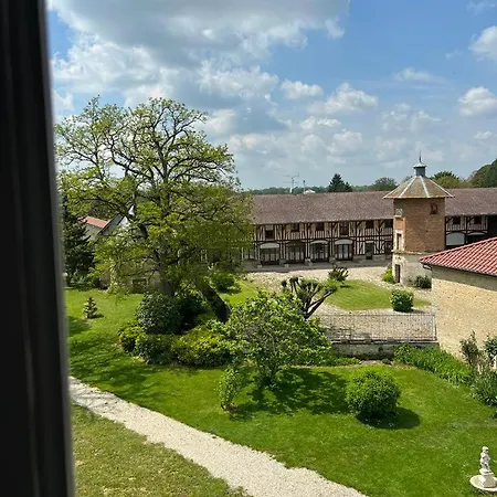 Chateau De & 4* Crespy-le-Neuf