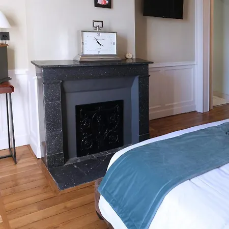 Bed & Breakfast Chateau De & 4*