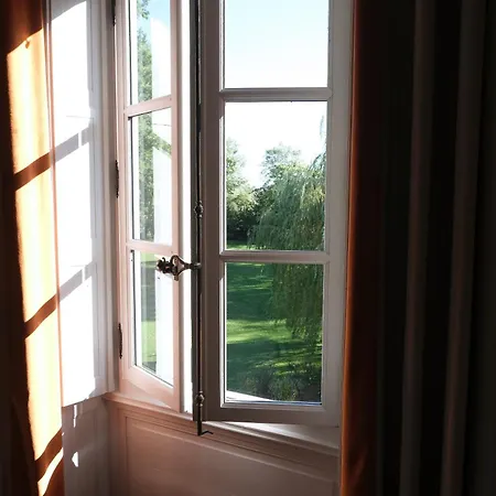 Chateau De & 4*