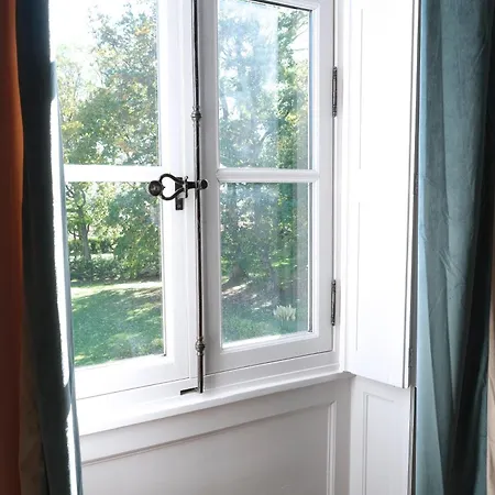 Chateau De & Nocleg ze śniadaniem