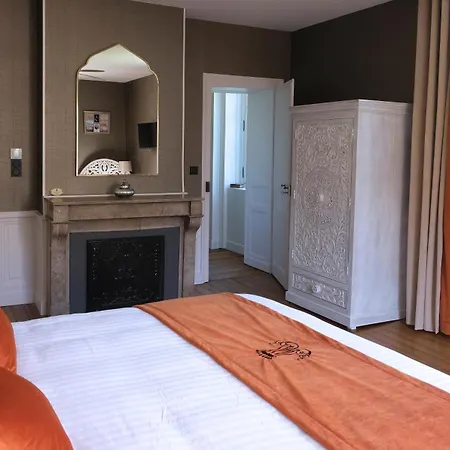 Chateau De & 4*