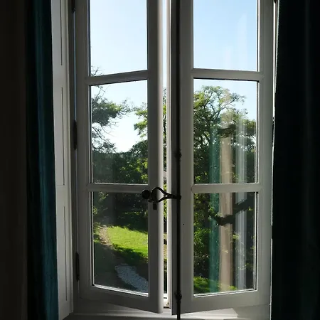 Nocleg ze śniadaniem Chateau De & 4*