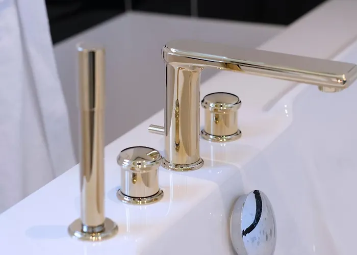 Chateau De & Bed & Breakfast