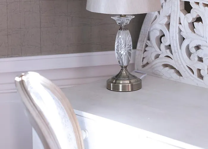 Chateau De & Bed & Breakfast